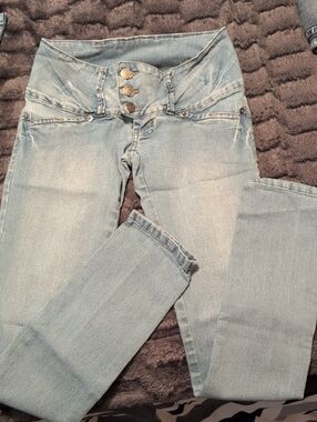 Wrangler Light Wash Skinny High-Rise Jeans